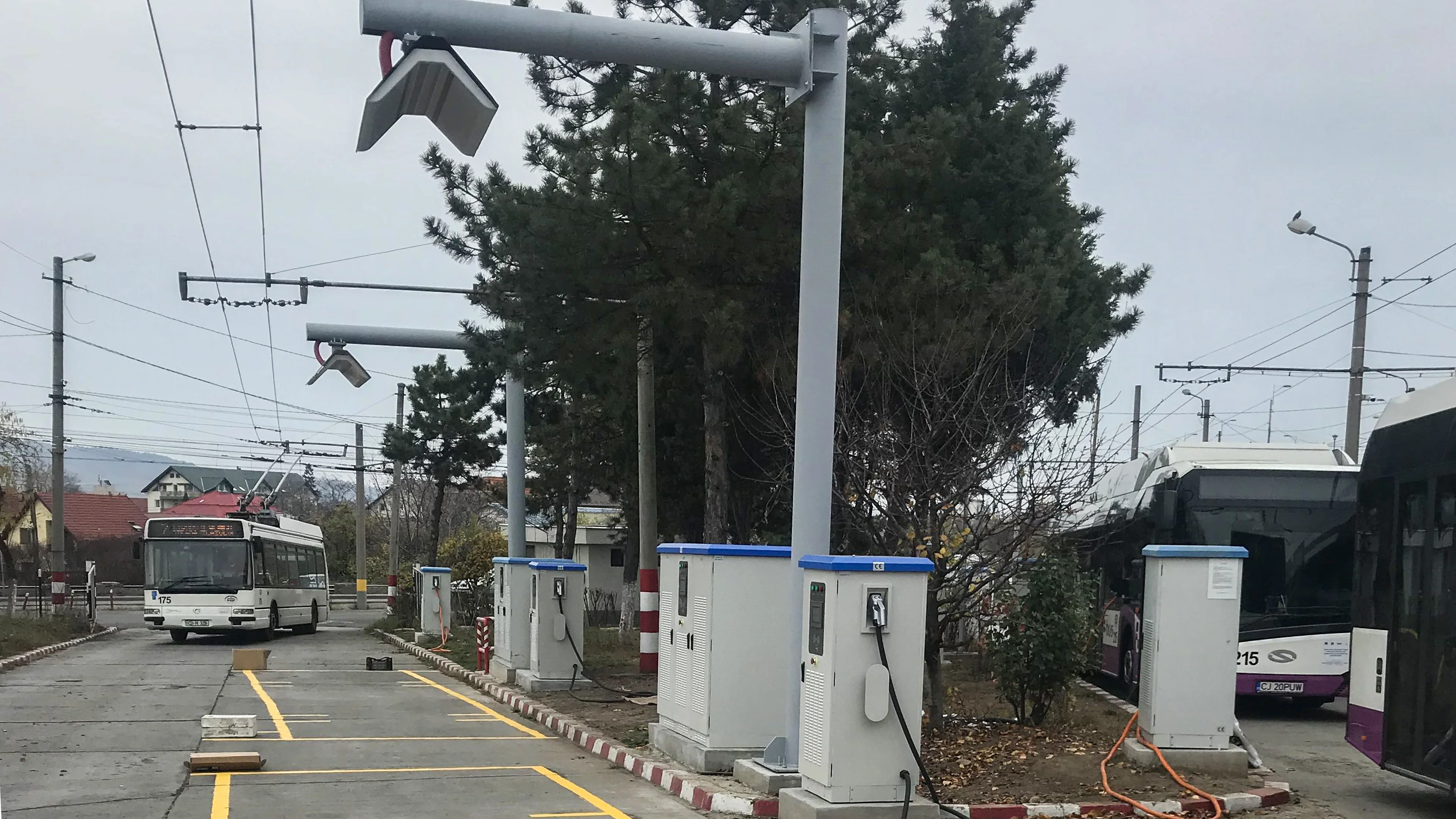 EV Charging Methods that do not Require the Use of an Adapter-2